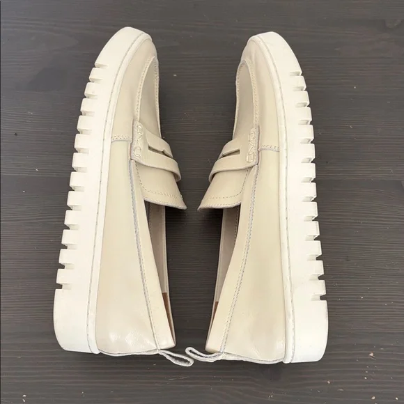 Vionic Uptown Loafer in cream leather slip on round toe size 9.5 - Picture 11 of 13